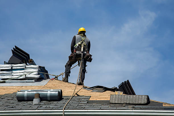 Professional Metal Roofing technician working in Concord, MI